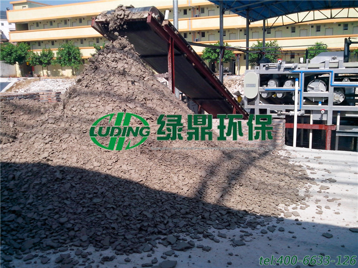 采石場(chǎng)污水壓泥機(jī)