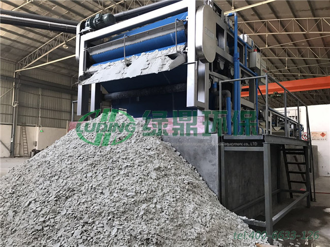 廣東佛山鋁業(yè)鋁材廠帶式壓濾機處理現(xiàn)場 1