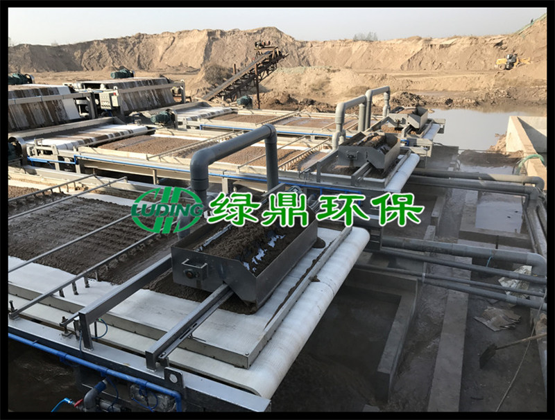 帶式壓濾機應用上栗黑臭水體整治項目