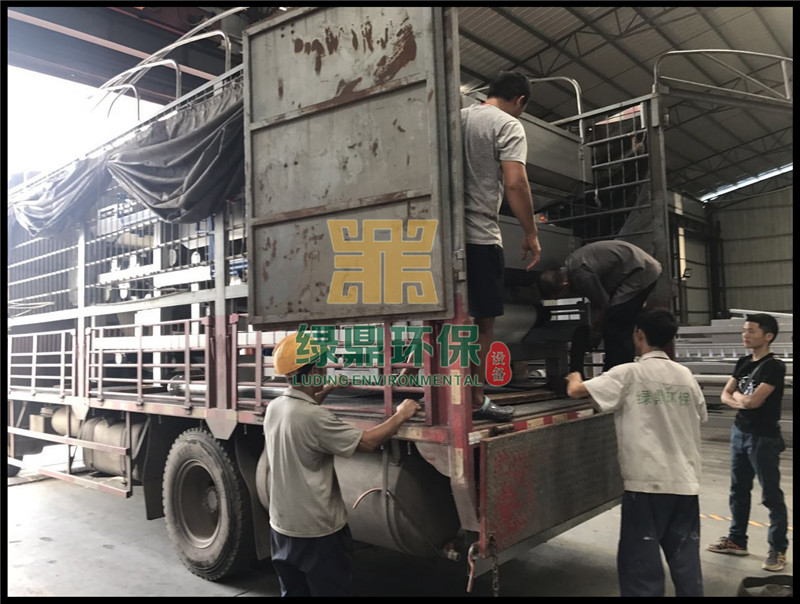 帶式壓濾機發往鉆孔樁廢漿處理工程 1